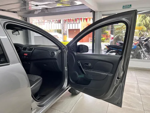 Renault Logan At 2023