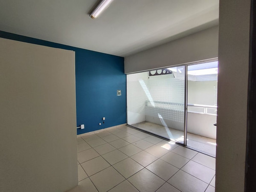 Local Comercial En Venta En Plaza Comercial En Carretera A Tlacote