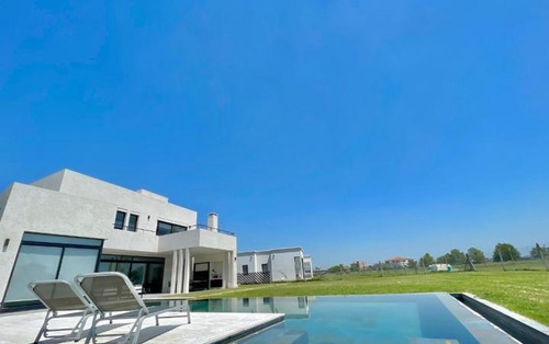 Venta Casa San Sebastian 6 Ambientes Piscina