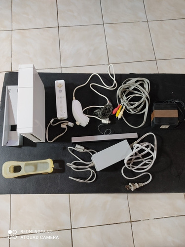 Nintendo Wii + 2 Juegos