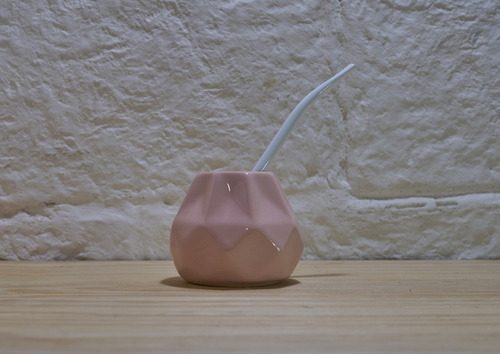Imagen 1 de 1 de Mate De Cerámica Con Bombilla