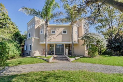 Imagen 2 de 30 de Moderna Casa A La Venta En Solares Del Talar