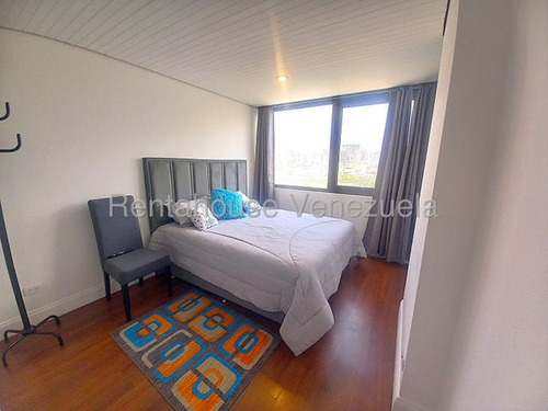 Increíble Apartamento De 54 Metros Totalmente Amblado En Chuao. 25-20471