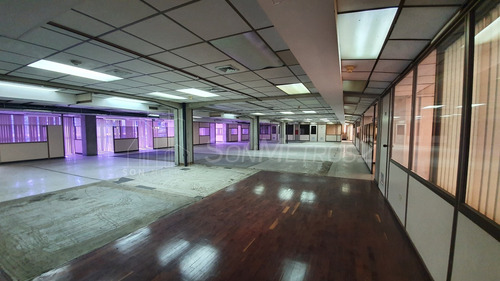 Imagen 6 de 14 de Edificio En Alquiler La Urbina