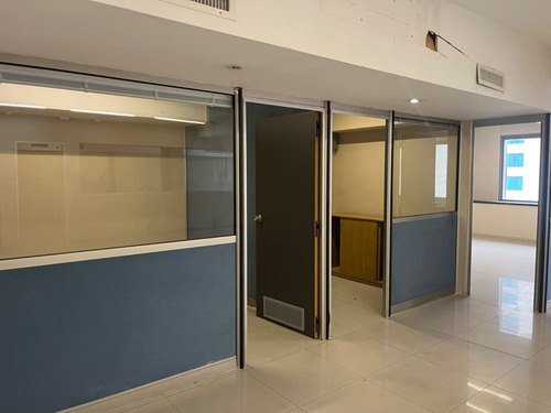 Alquiler Oficina Microcentro Con Dos Cocheras