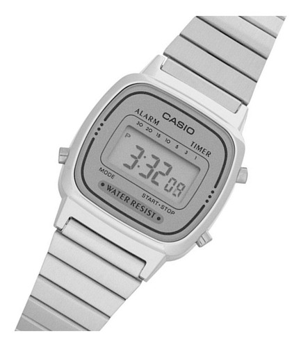 Imagen 2 de 2 de Reloj de pulsera Casio Youth LA670 de cuerpo color plateado, digital, para mujer, fondo gris, con correa de acero inoxidable color plateado, dial negro, minutero/segundero negro, bisel color plateado y hebilla de gancho