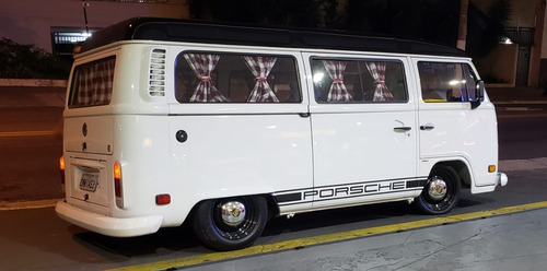 Imagem 2 de 5 de Kombi