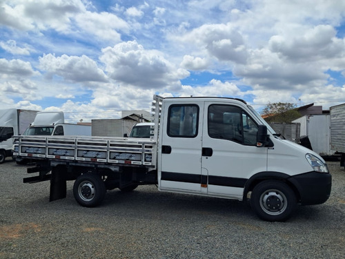 Iveco Daily Chasis 3.0 35S14 3750 Cab. Dupla 4P