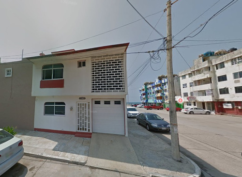 Venta De Casa En C. Manlio Fabio Altamirano Esq. Bernardo Simonin 3100,guadalupe Victoria, Coatzacoalcos, Cp 96520