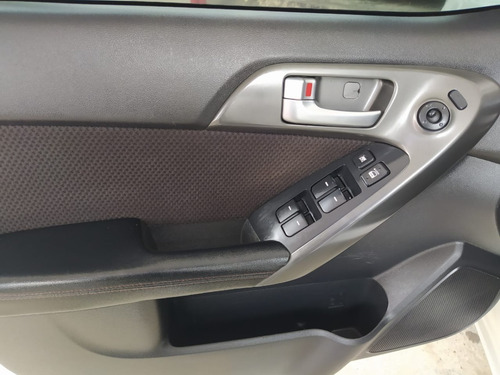 Kia Cerato Forte 2011 1.6 Hb Mecanico 1.6 2ab Abs