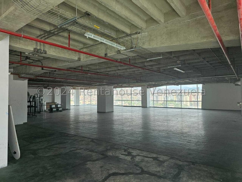 Excelente Y Amplia Oficina En Obra Blanca En Alquiler La Urbina Caracas 23-19462 Edf