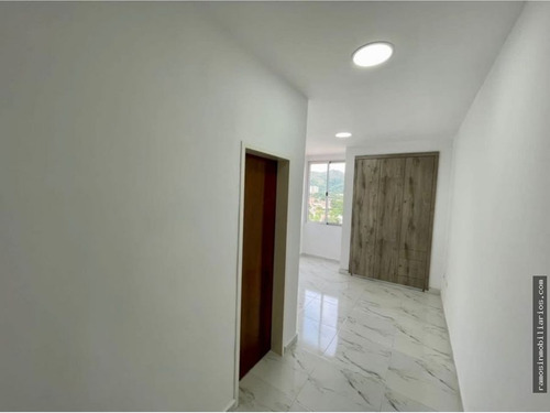 Imagen 14 de 25 de En Venta Pent House Sabana Larga.