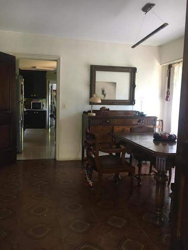 Casa En Alquiler De 3 Dormitorios C/ Cochera En Lugano