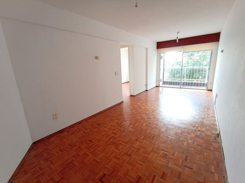 Apartamento En Venta. Terr, 2 Dor, 2 Baños, Garaje