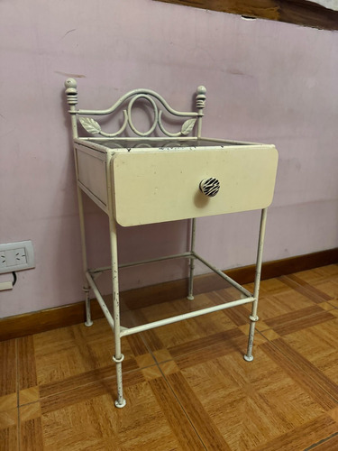 Mesa De Luz De Hierro Forjado Usada Mate Beige (Usado)