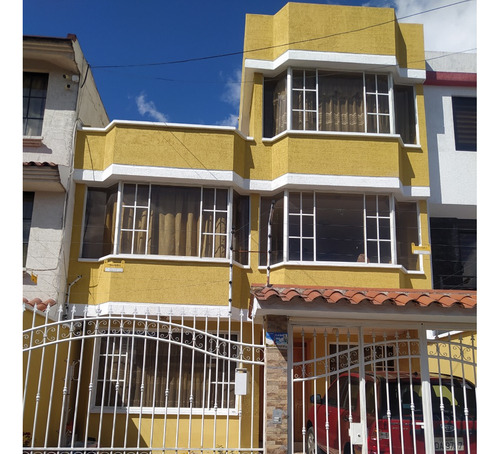 Casa Unifamiliar De 3 Plantas Conocoto De Oportunidad
