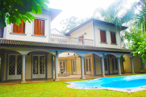 Imagem 8 de 30 de Casa Em Condomínio Para Venda E Locação, Com Privacidade Total Dentro De Uma Área Verde. - Reo19383