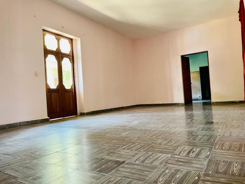 Terreno En Venta, Con Casa Para Remodelar, En Tlalpan Centro.