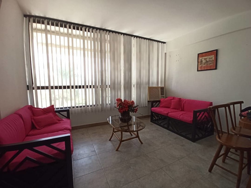 Imagen 6 de 13 de Cómodo Apartamento En Venta. Via Aguasal, Al Lado Del Club