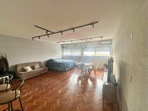 Venta Apartamento - Amplio Monoambiente En Centro