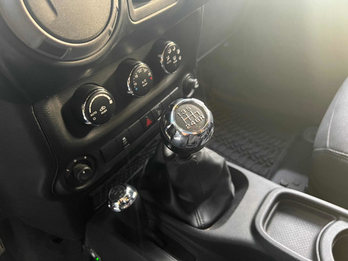 Imagen 13 de 20 de Jeep Wrangler 2015 3.6 Unlimited 284hp Mtx