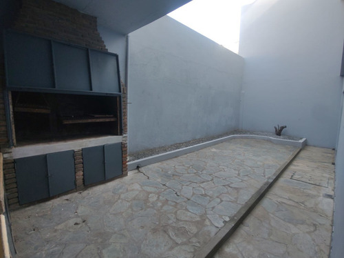 Imagen 18 de 21 de Gran Patio Con Parrilla. A 300 Mts De La Estación Bosch