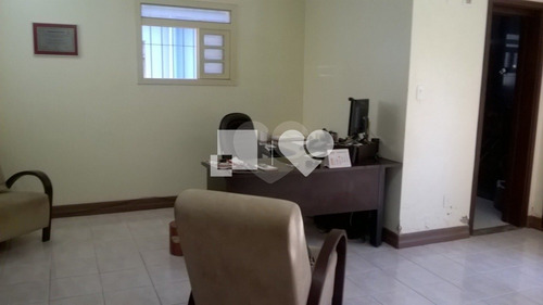 Imagem 25 de 30 de Casa Comercial, Ótima Para Escola Infantil 8 Salas, 6 Banheiros, Vaga Para 4 Carros, No Menino Deus - Reo417497