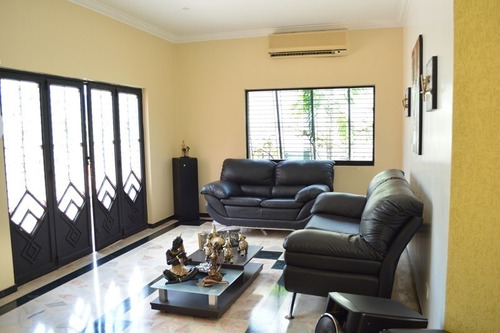 Imagen 13 de 29 de Casa En El Bosque Valencia Con Piscina, Marisol Castro 0424-4923040