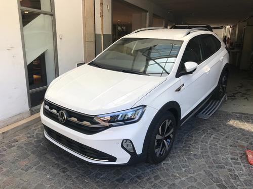 Volkswagen Nivus Confortline 200 Tsi At