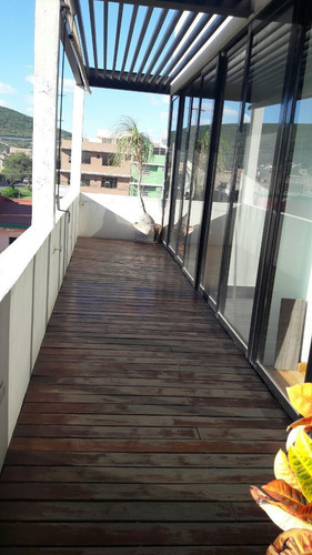 Edificio Con Oficinas Ejecutivas