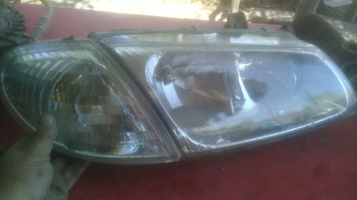 Faro Delantero Derecho Nissan Almera Con Detalle Buen Precio