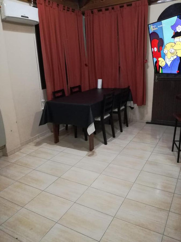 Casa En Alquiler - 2 Dormitorios 1 Baño - 90mts2- Manuel B Gonnet