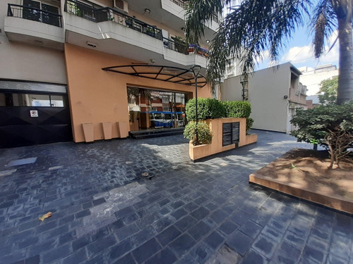 Imagen 2 de 13 de Excelente Ubicación Departamento 2amb.con Balcón Y Cochera!!