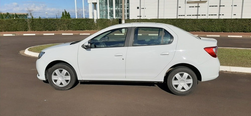 Renault Logan 2014 1.6 Expression Hi-power 4p