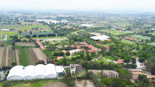Terreno Con Construcción En Venta En El Sur
