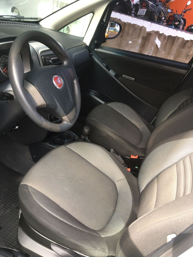 Imagem 7 de 10 de Fiat Idea 1.4 Attractive Flex Manual 2015