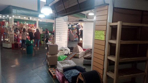 Se Transfiere Puesto En Puerto De Frutos Leer