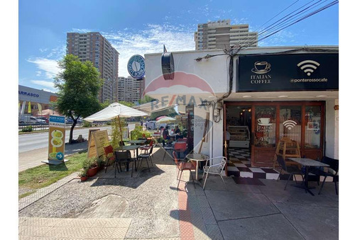 Cafeteria Sobre Avenida Irarrazaval
