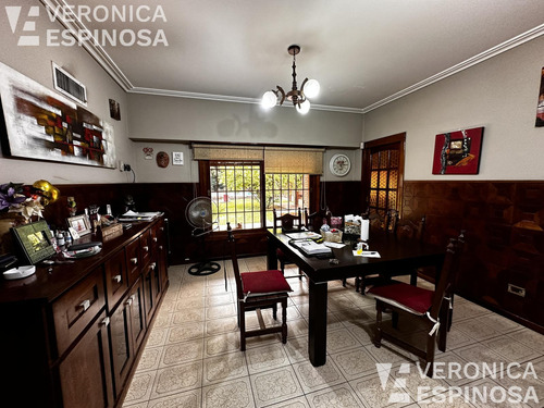 Casa En Venta 5 Ambientes, Morón