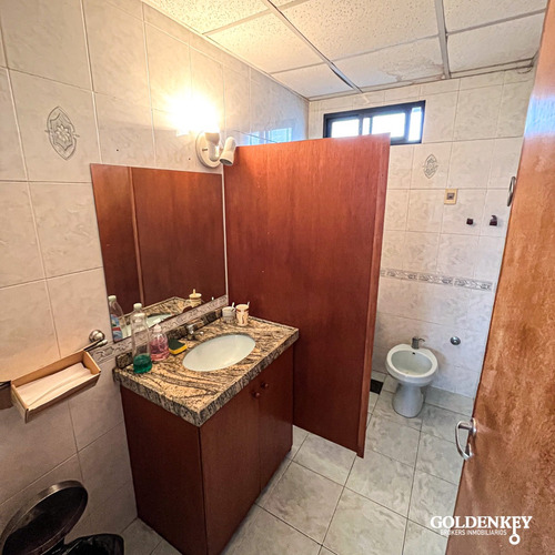 Venta Logística Depósito Y Oficinas Barrio La Blanqueada
