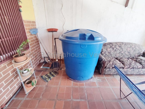 Amplia Casa En Venta Ubicada En Calle Tranquila Y Segura De El Paraíso Cabudare,gabriela C