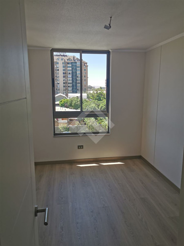 Departamento En Venta De 2 Dorm. 2 Baños Metro Plaza Maipú