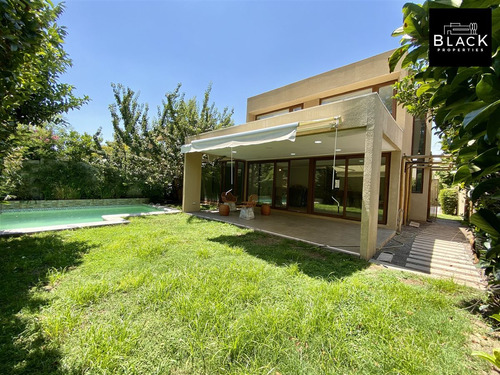 Linda Casa En Venta En Chicureo Norte, Colina