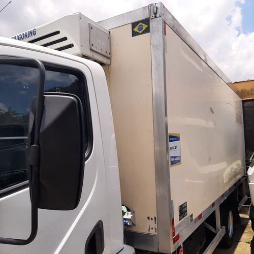 Imagem 2 de 15 de Caminhao Mb Accelo 815 Bau Refrigerado