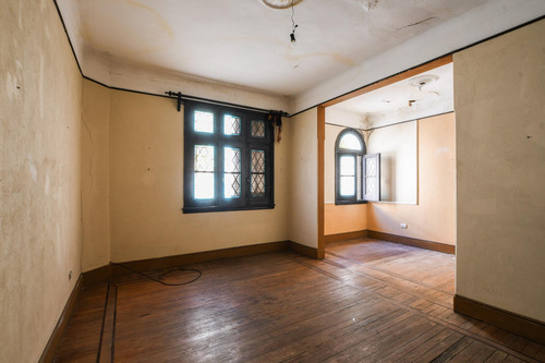 Casa Estilo Inglés, 5 Dormitorios, Patio Y Cochera- San Lorenzo 1900- Centro- Rosario | Venta