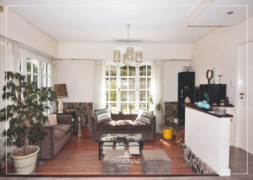 Colina De Peralta Ramos- Espléndido Chalet 5 Ambientes C/cochera