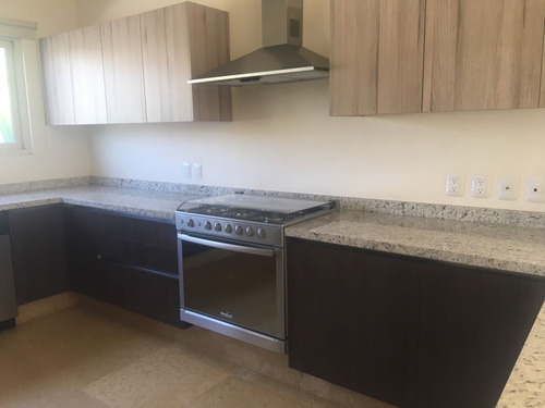 Casa En Venta En El Campanario