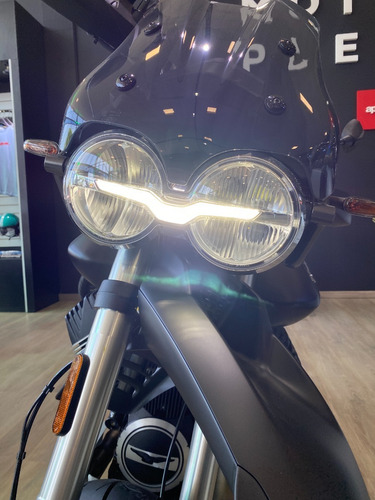 Imagen 11 de 17 de Moto Guzzi V85tt