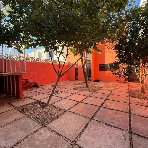 Casa Moderna De 2 Recámaras En Renta En Zona Galerías