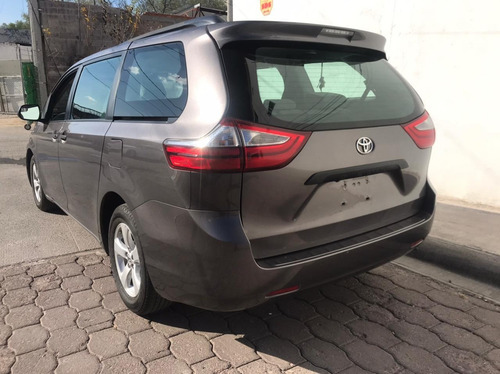 Toyota Sienna 2017 3.5 Le At